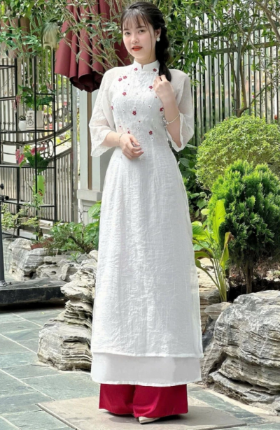 Áo dài cách tân chất liệu đũi mềm phối hoa kiểu cổ truyền thống ADT08