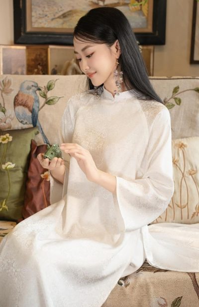 Áo Dài Cách Tân Túc Mỹ Màu Trắng Họa Tiết Gấm Hoa Gió Cổ Đính Ngọc Cao Cấp Hàng May Sẵn ADT04