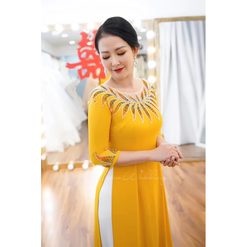 Áo dài mẹ cô dâu chú rể chất liệu lụa mỹ màu vàng đồng trẻ trung ADL110 có bigsize - Ảnh 3