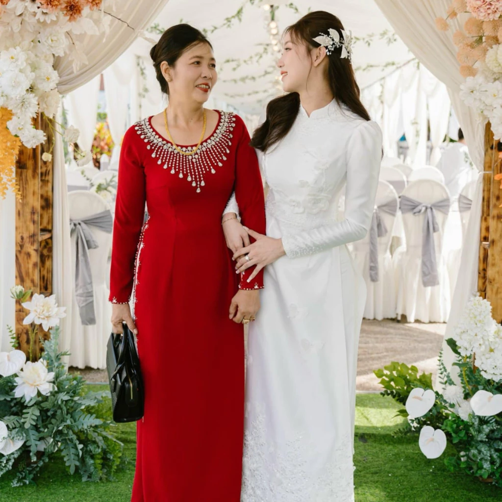 Áo dài tặng mẹ - Áo dài thiết kế dành cho bà sui mặc cưới con xinh đẹp sang chảnh ADL14 có bigsize - Ảnh 6