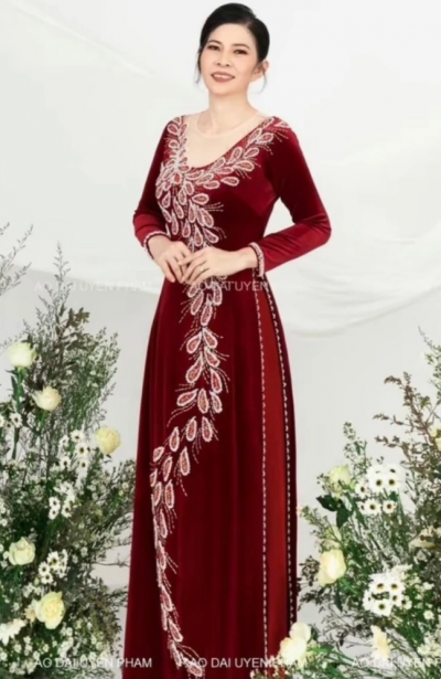 Áo dài xui gia chất liệu nhung màu đỏ đô đính đá kiểu đuôi công ADM44 có bigsize